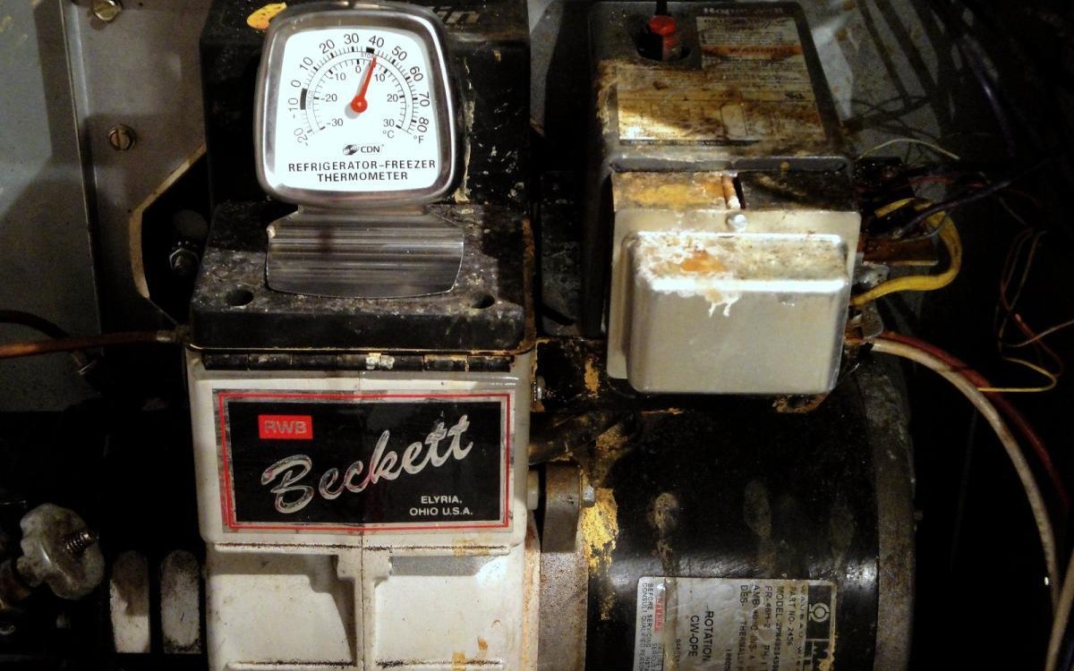 Freezer thermometer buying guide featured cold-storage photo
