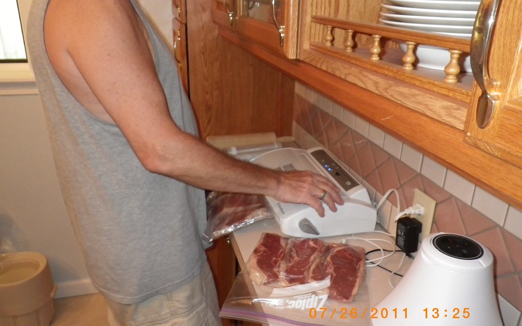 Vacuum sealer bags and rolls: compatibility checklist featured cold-storage photo